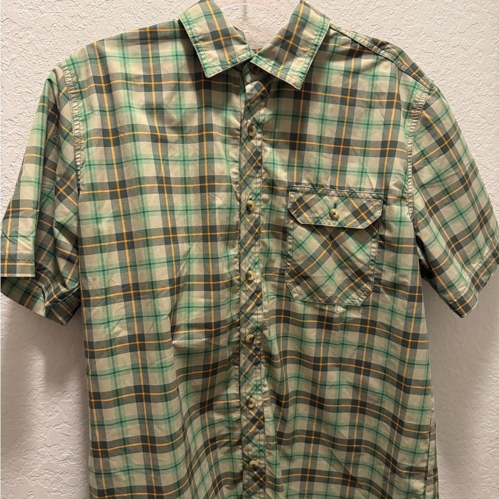 Magellan Outdoors Men's Casual Green Plaid Shirt Size M